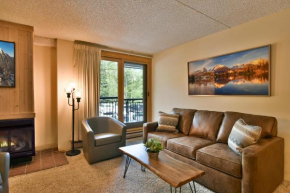 Trails End Off-Piste Condo: Ski In/Out, Walk to Town